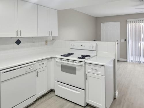 32450 Candlewood Dr, Cathedral City, CA 92234