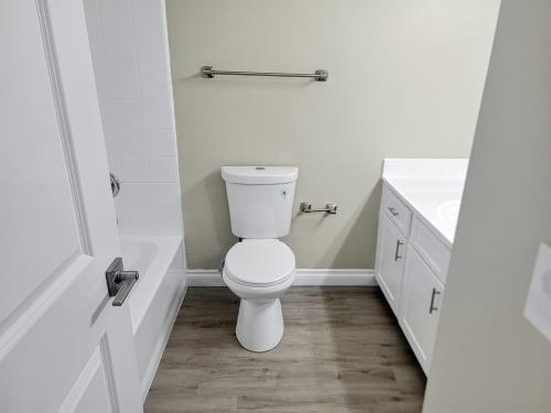 32450 Candlewood Dr, Cathedral City, CA 92234