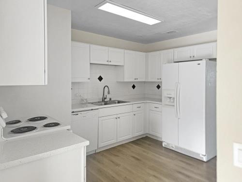 32450 Candlewood Dr, Cathedral City, CA 92234