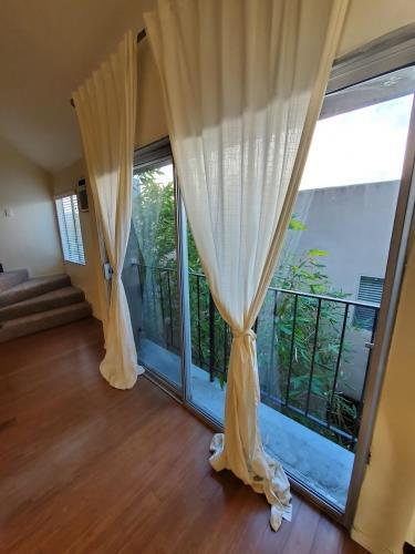 48 Paloma Ave, venice, CA 90291