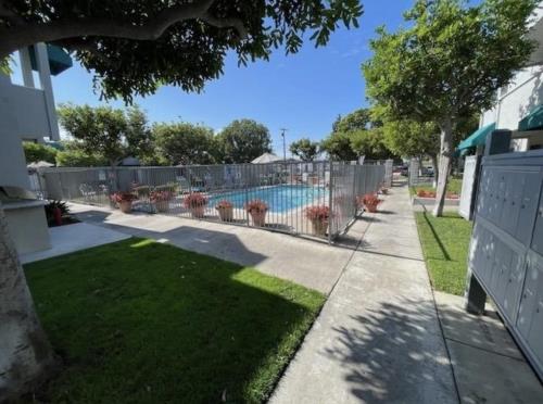 301-307 Avocado St., Costa Mesa, CA 92627