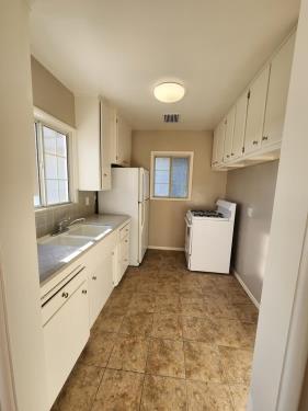 139 10th St, Seal Beach, CA 90740