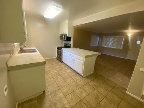 139 10th St, Seal Beach, CA 90740