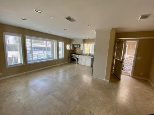 208 41st St, Newport Beach, CA 92663